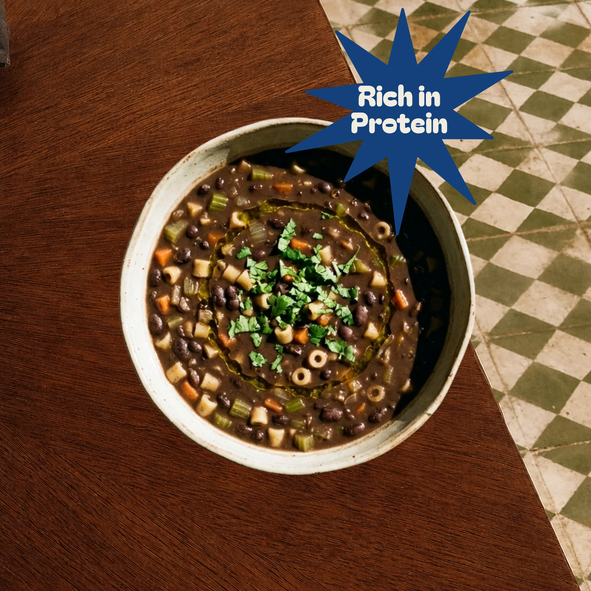 Macarrão de Feijão (Black Bean & Pasta Soup)